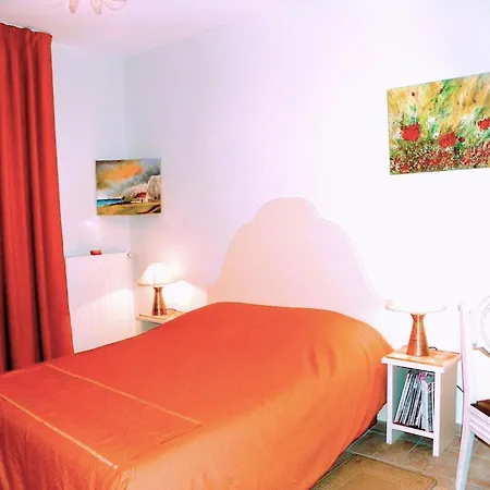 Les Malvaux Bed & Breakfast Huriel Exterior photo